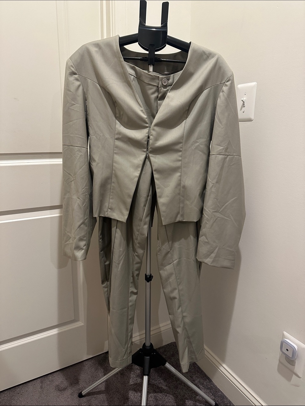 Tailored Women's Two-Piece Pantsuit in Light Sage